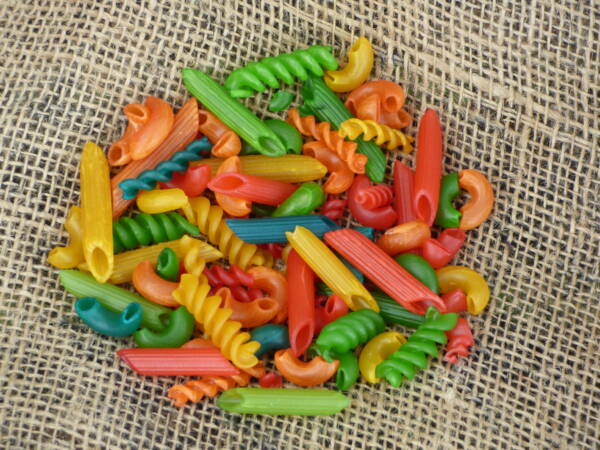 Rainbow chews for mice and rats