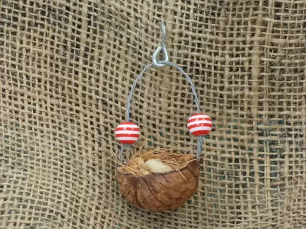 Walnut hang nest for mice